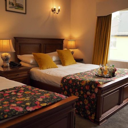 Courtmacsherry Hotel Exterior photo